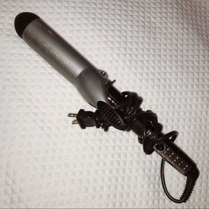CONAIR 1 1/2-inch curling iron